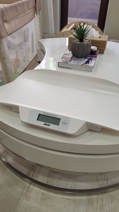 Бебешка електронна везна Alecto