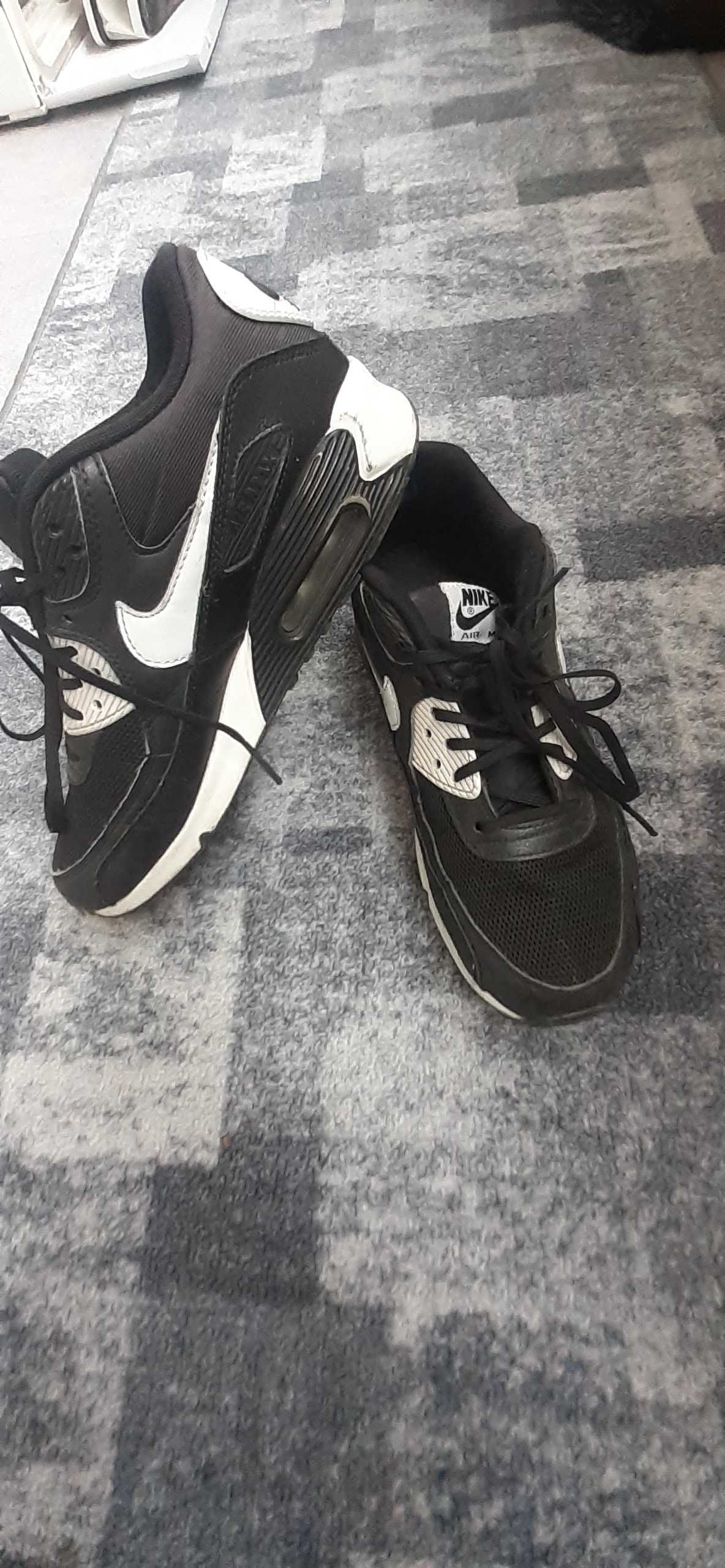 Маратонки Nike 40р