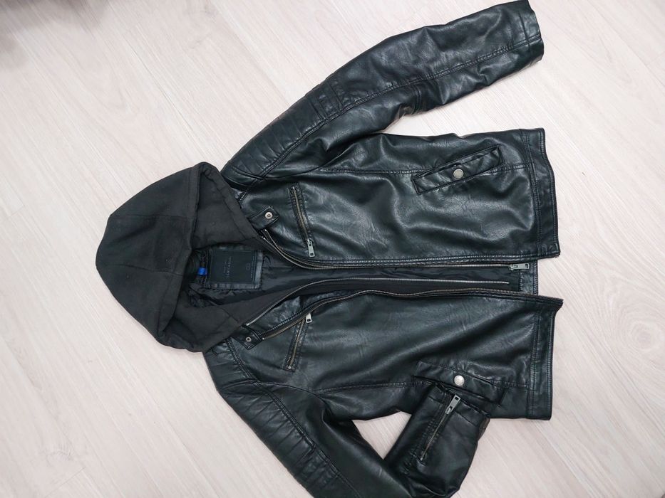 Продам стильную  куртку