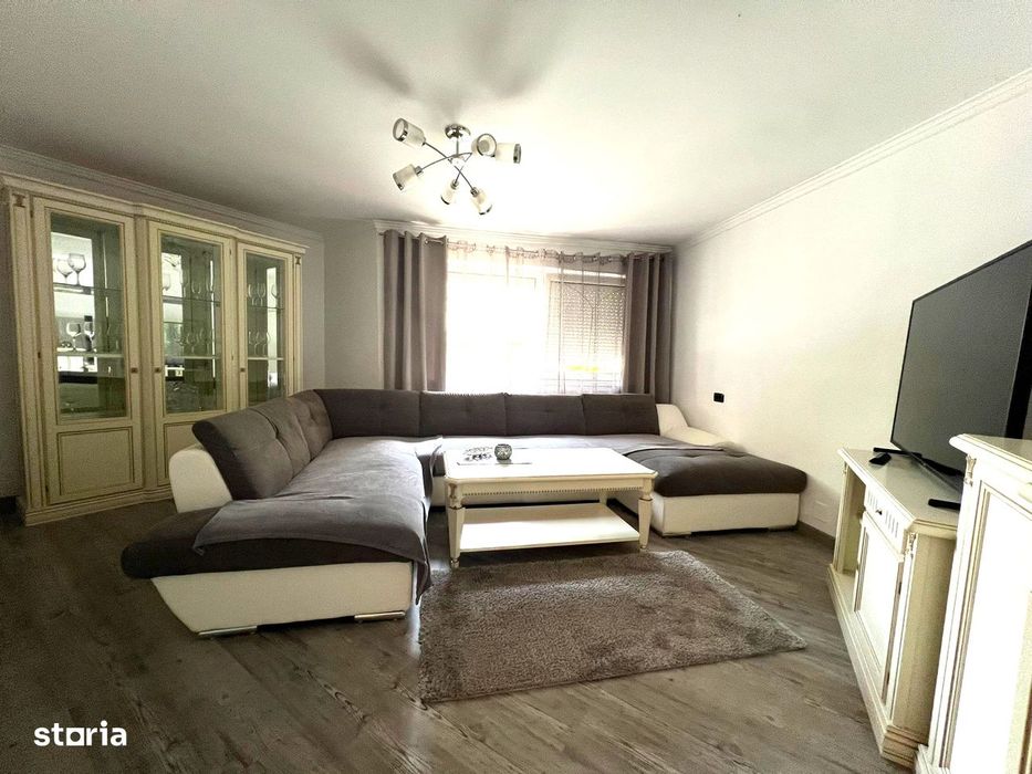 Apartament 3 camere de inchiriat in zona Miorita