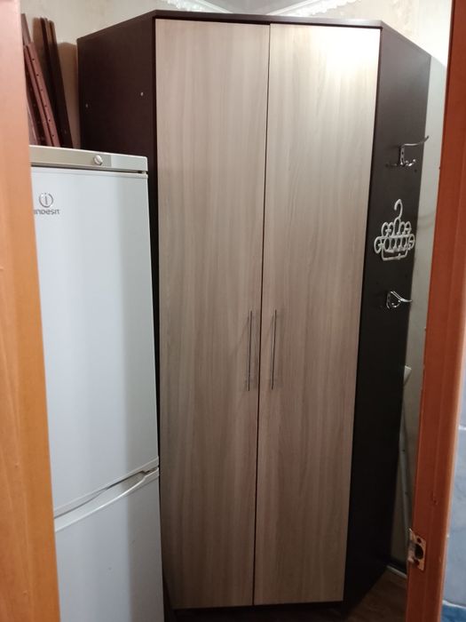 Продается угловая прихожка