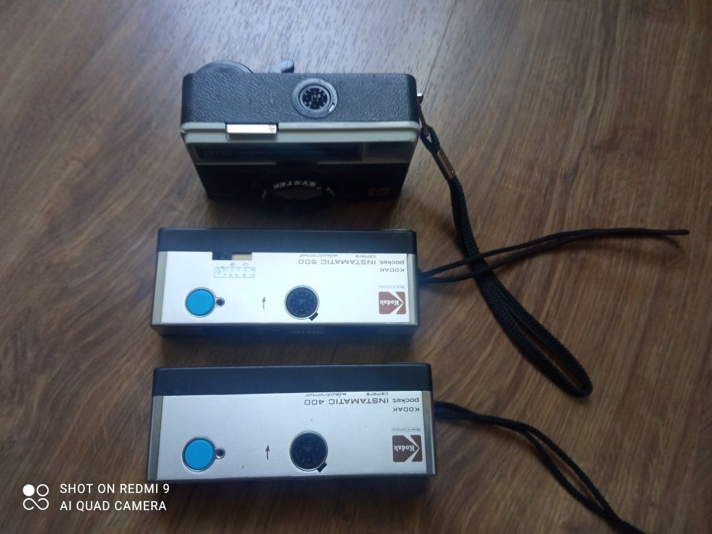 Vând 3 aparate Kodak Instamatic 500,  Kodak Instamatic 400 și Kodak 77
