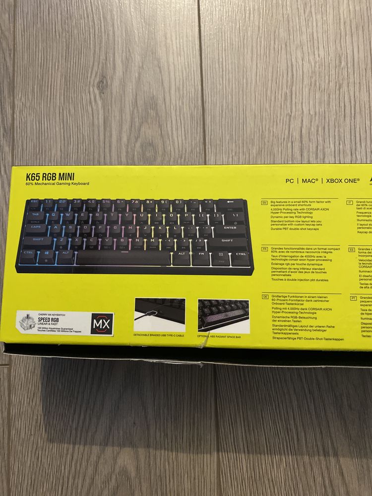 Tastatura gaming mecanica Corsair K65 RGB Mini NOUA