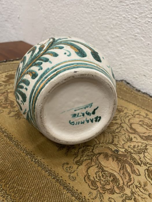 Португалска порцеланова бутилка