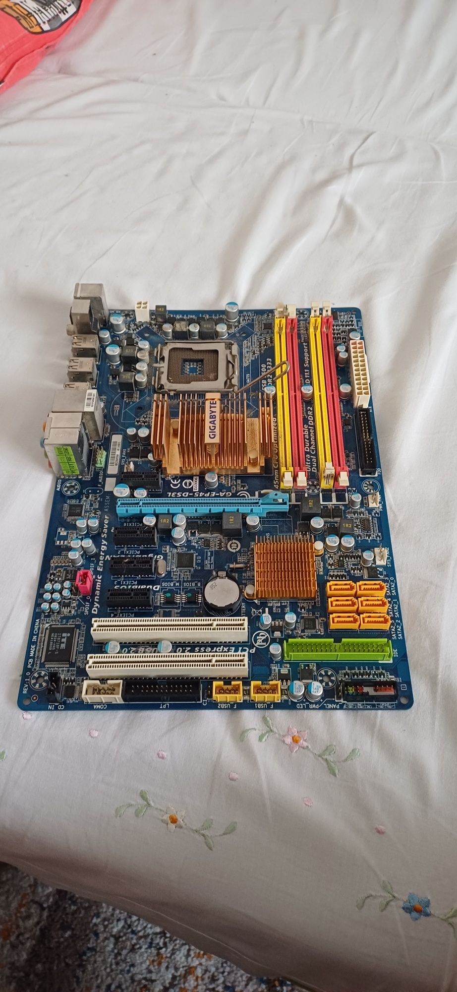 Placă de bază pc LGA 775