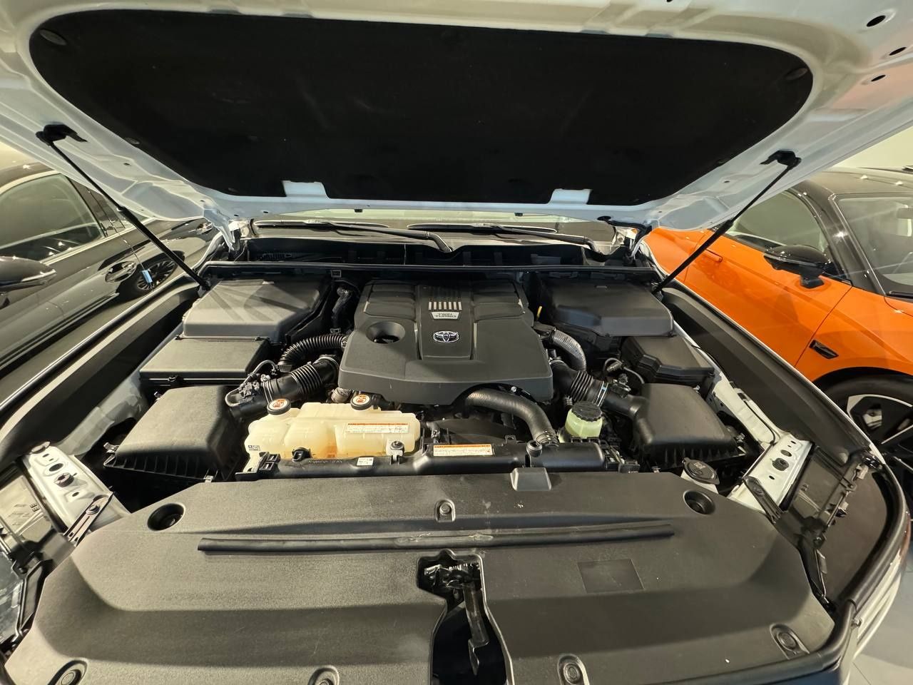 Land cruiser 300 3,5 twin turbo