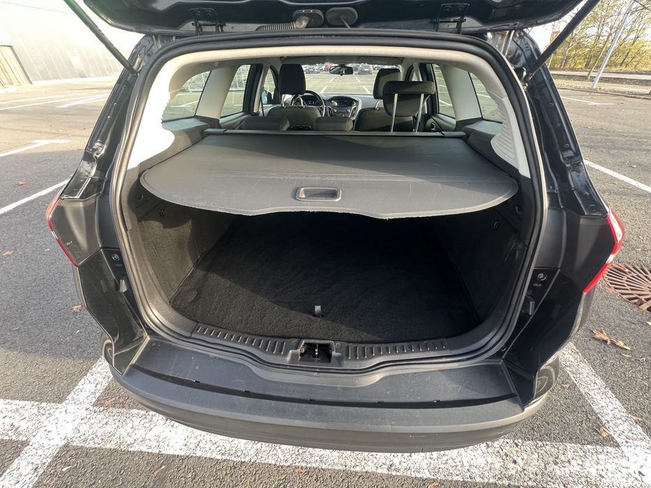 Vând Ford Focus, Kombilimousine, an 2016, motor 1.0L Benzina