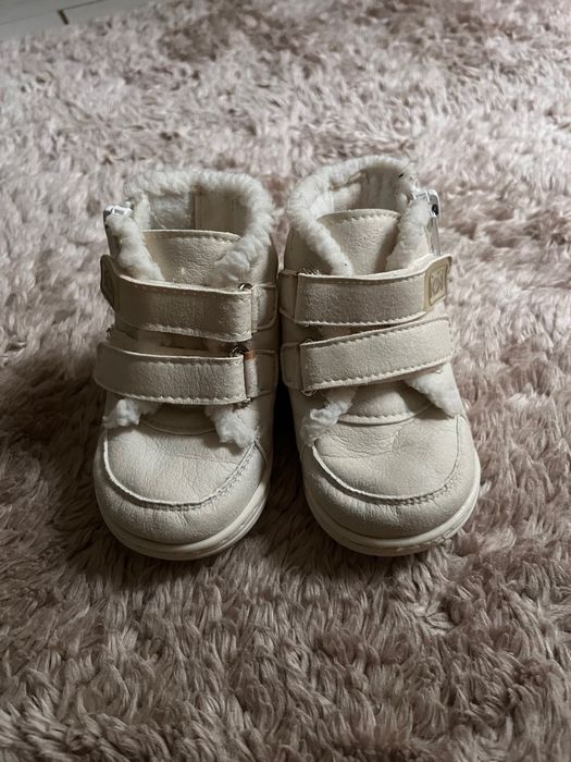 Бебешки зимни обувки за прохождане колев и колев