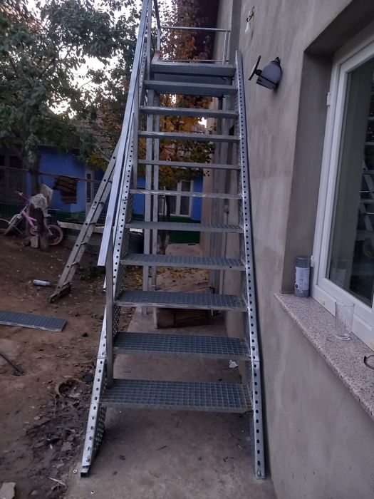 Scara zincata galvanizata la comandă oriunde în tara oferim și montaj
