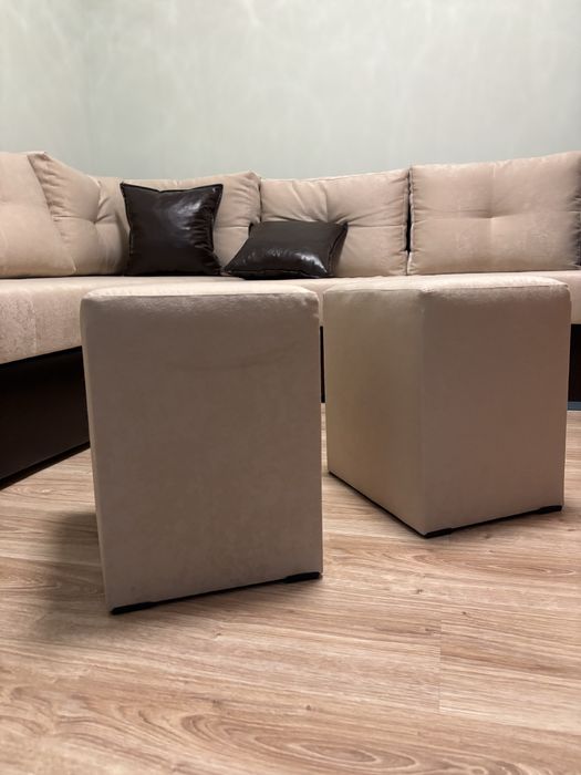 ЧИСТО НОВ диван за 4 човека + става на спалня за гости и има ракла