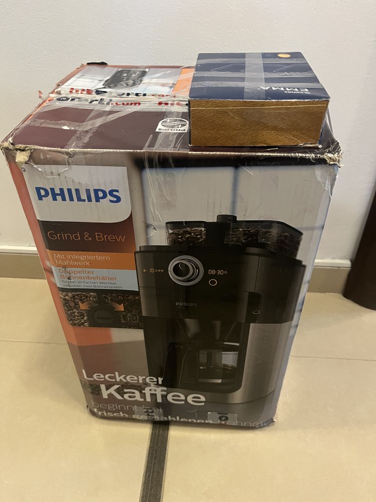 Кафемашина с вградена кафемелачка Philips HD7769