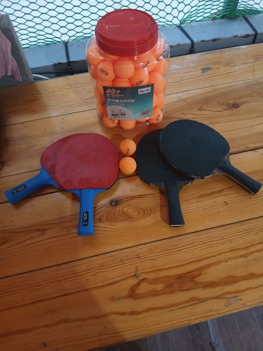 Tenis doska sotiladi