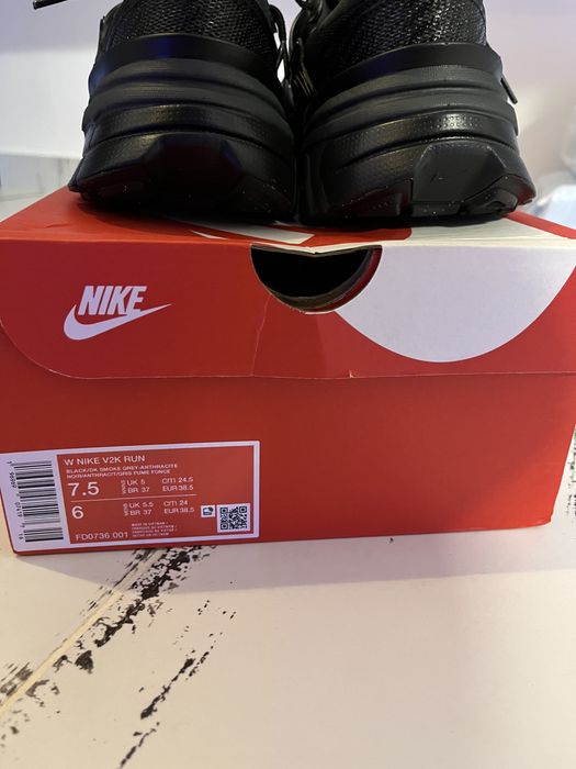 Adidasi nike v2k run