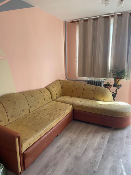 Подарявам  диван