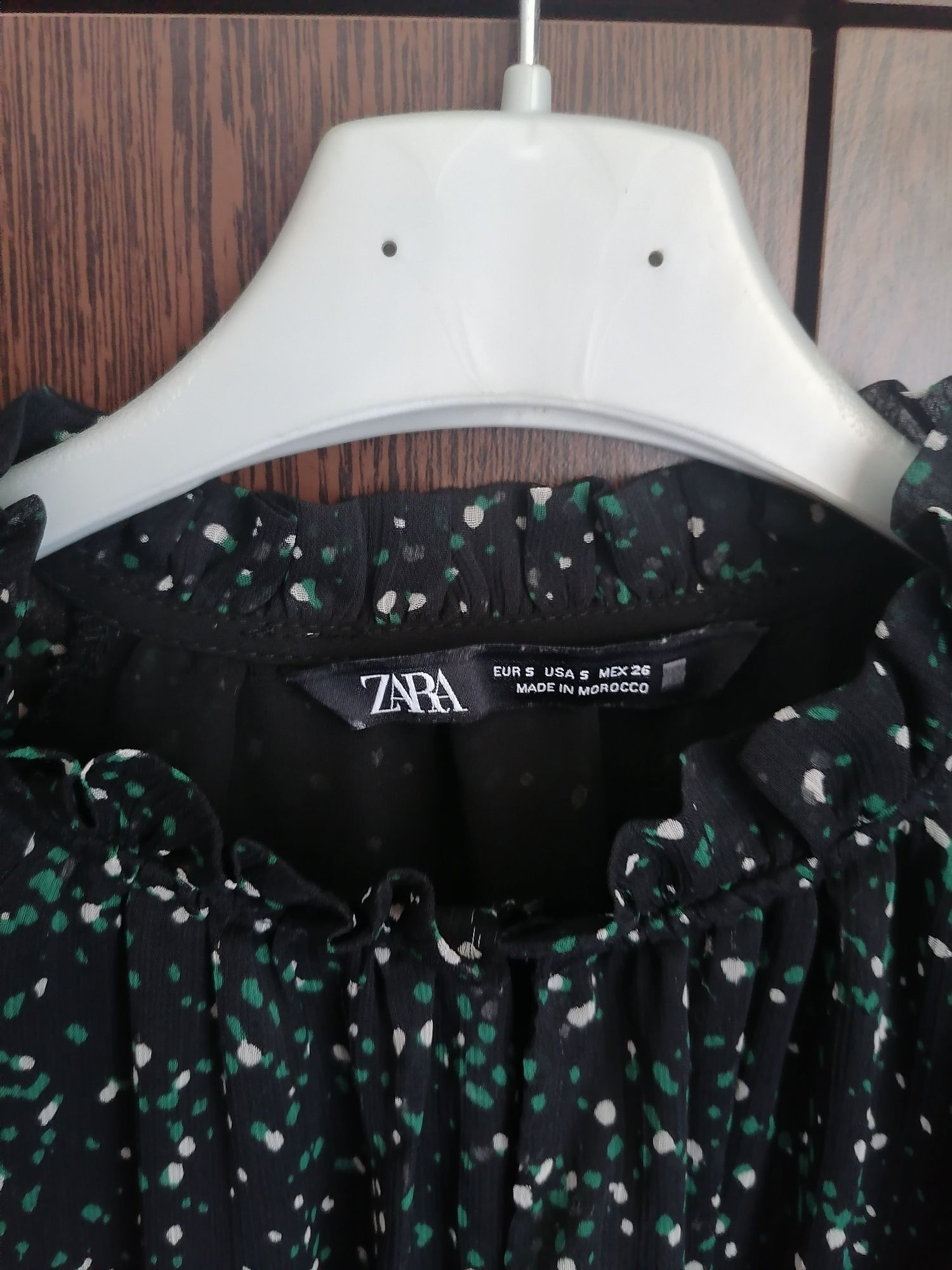 Rochie eleganta asimetrica Zara, verde cu buline, S-M