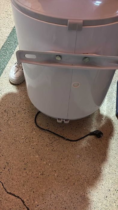 Vând boiler 50L, stare bună, puțin folosit