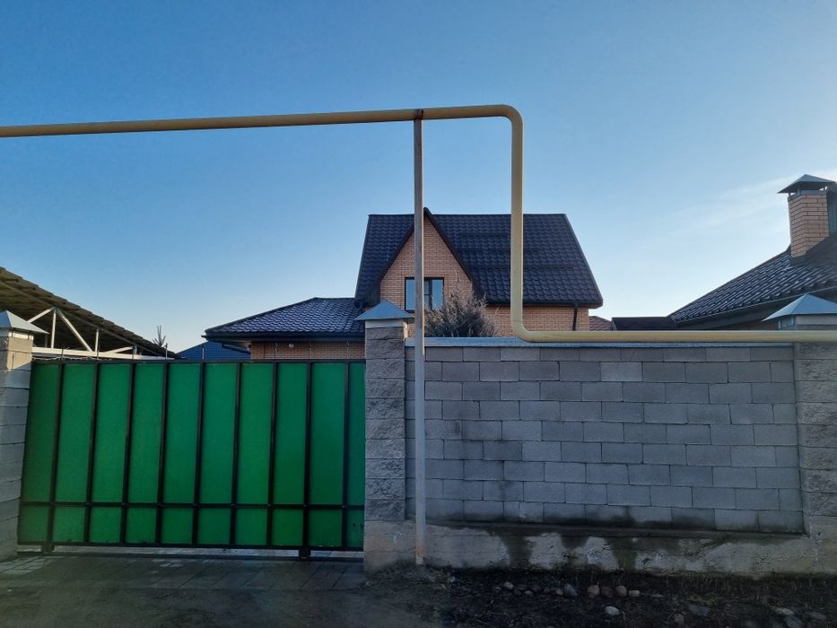 Продается Дом в двух уровнях, участок 9.8 с.г.Каскелен  верхняя трасса