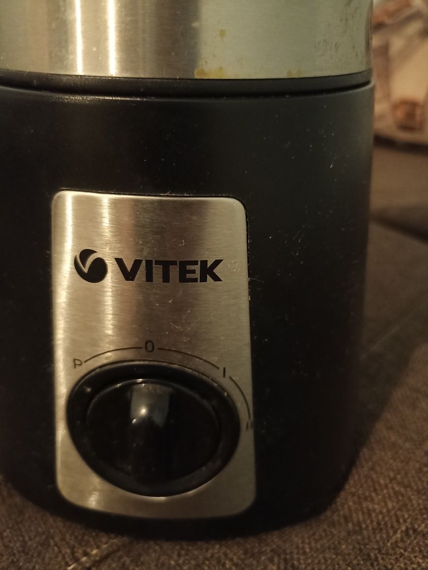 Блендер.Vitek 600 Вт