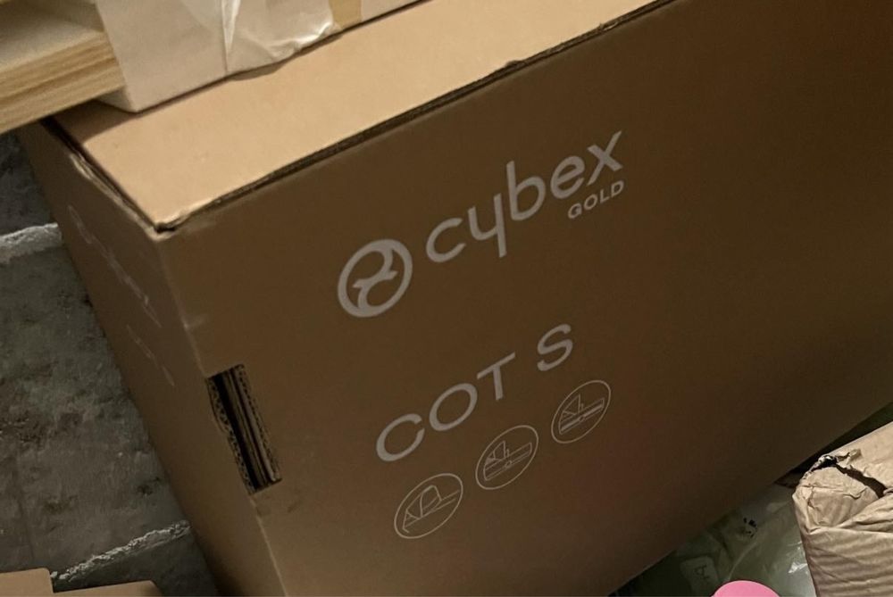 Кош за новородено Cybex Cot S с оригинален дъждобран Сайбекс