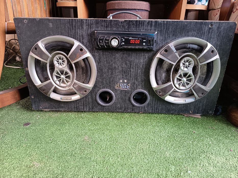 Vând boxă bluetooth , proiect