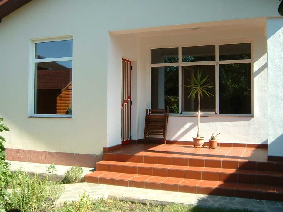 Vand casa parter in Otopeni - cartier Ferme