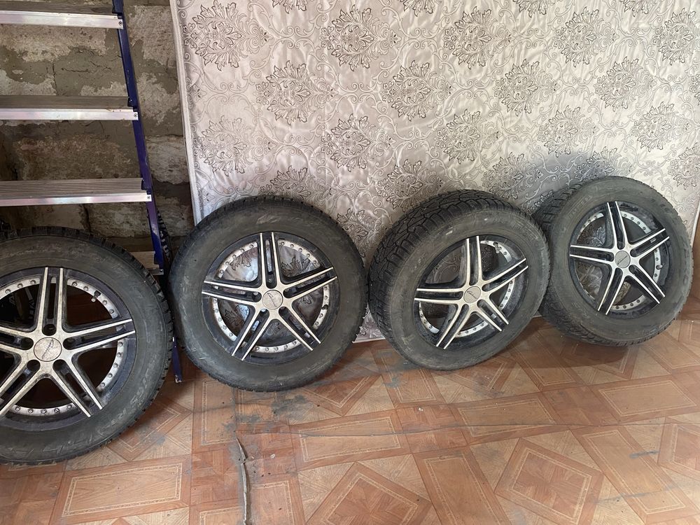 Зимние шины с дисками 185/65 r15