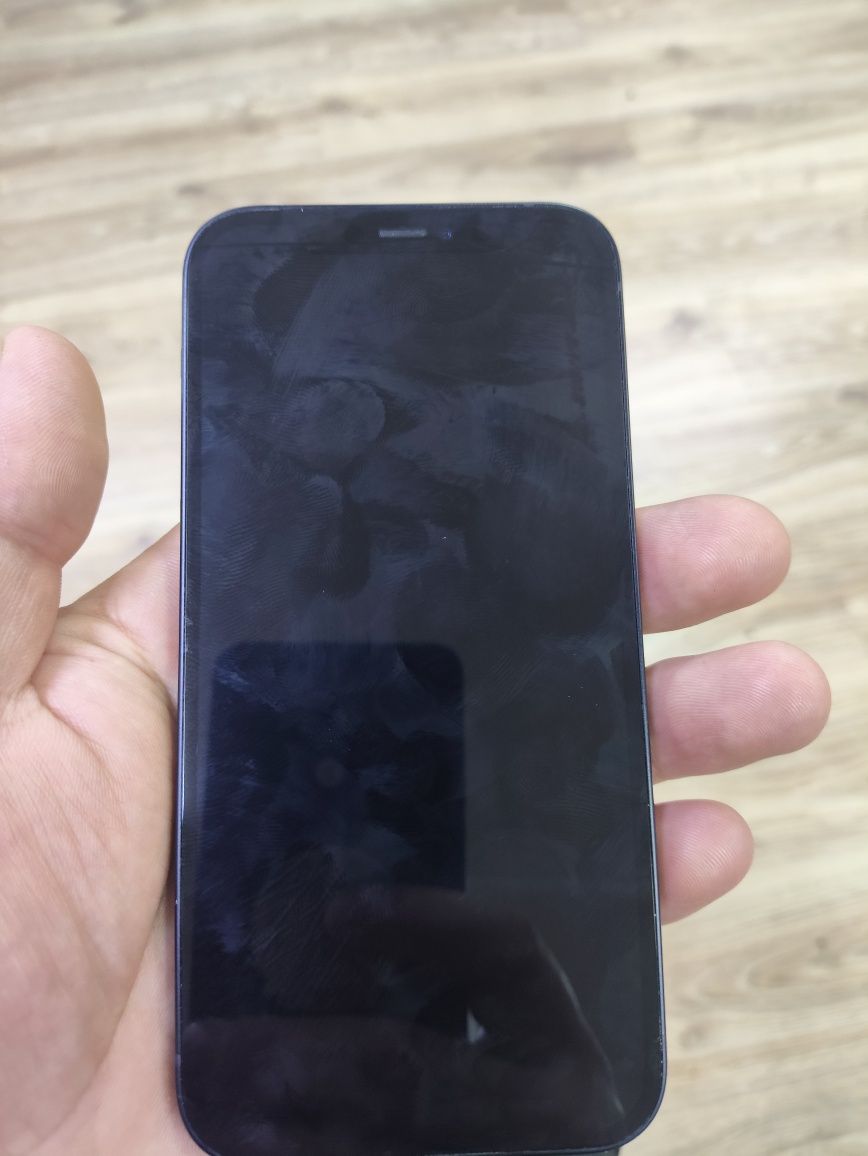 iPhone 12 256g. 5 G. Продам почти новый в идеальном состоянии