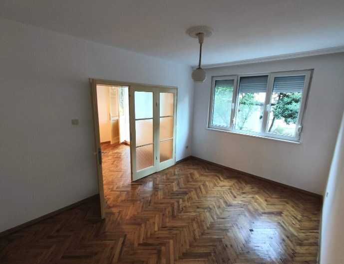 Дава се под наем Тристаен апартамент в Бургас, Възраждане - 75 кв.м за 191.25 € - Снимка #3