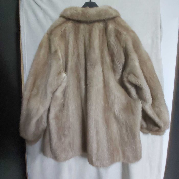 Haina de blana de nutrii.