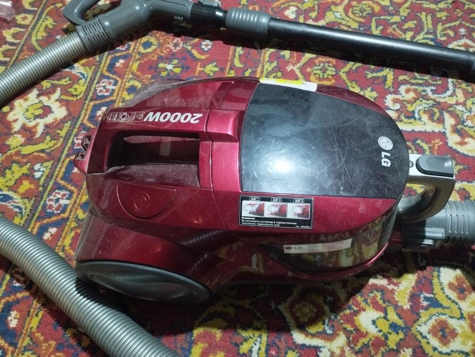 Продам пылесос LG