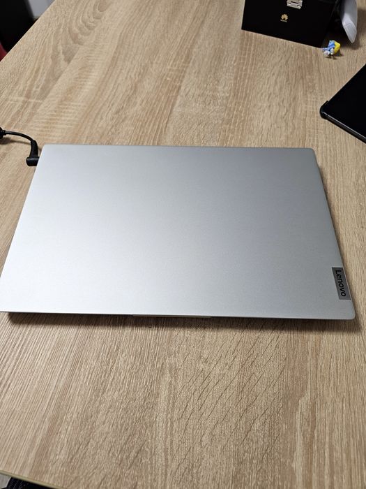 Laptop ultraportabil Lenovo IdeaPad 5 14ITL05 cu procesor Intel i5
