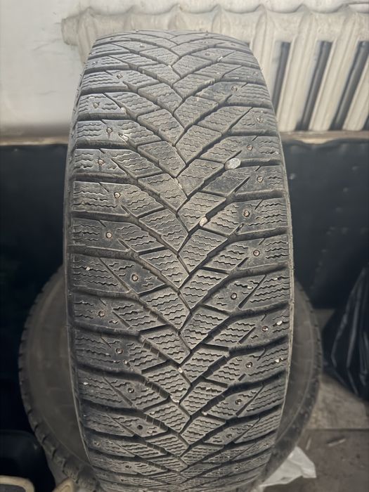 Резина зимняя шипованная  225/65 17