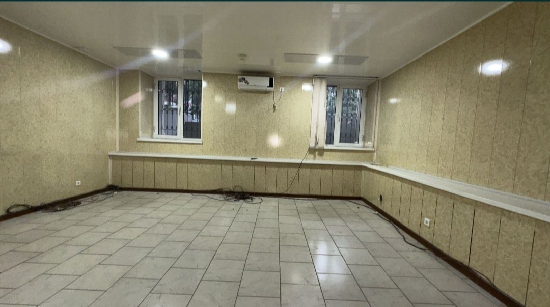 ЦУМ. Чимкентская . Аренда 120 м2. 1400 уе.