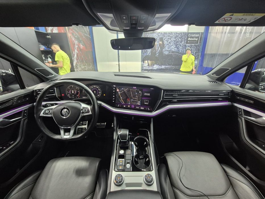 Vand/Schimb Vw Toareg- full option Black edition  3.0 tdi 286cp