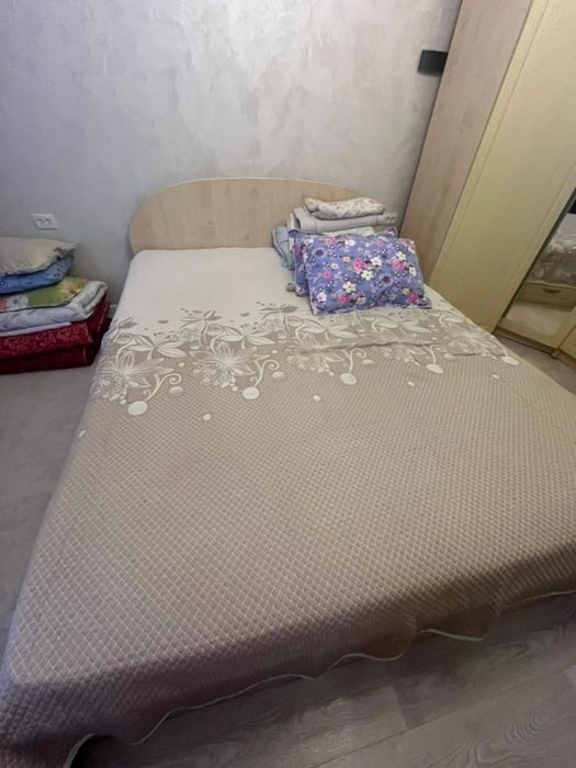 Двуспальная кровать