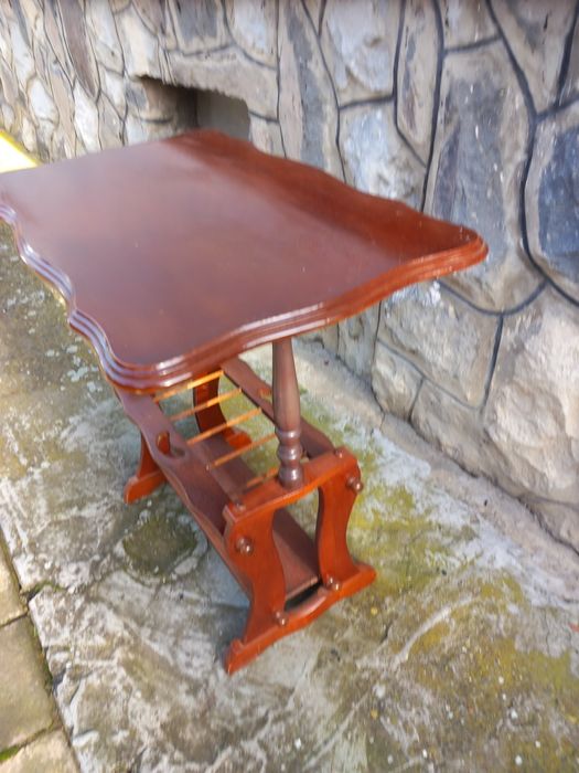 Măsuță elegantă de servit cafea