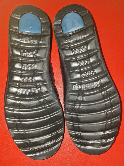 Испански кожени обувки в отлично състояние