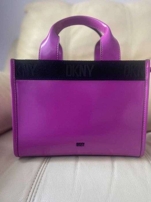 Нова чанта от dkny, дължина 26,5 см