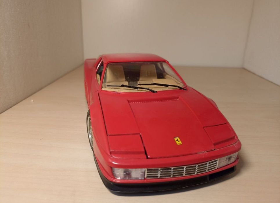 Ferrari testarossa 1984
Scara 1:18
Producător bburago
Material metal+p
