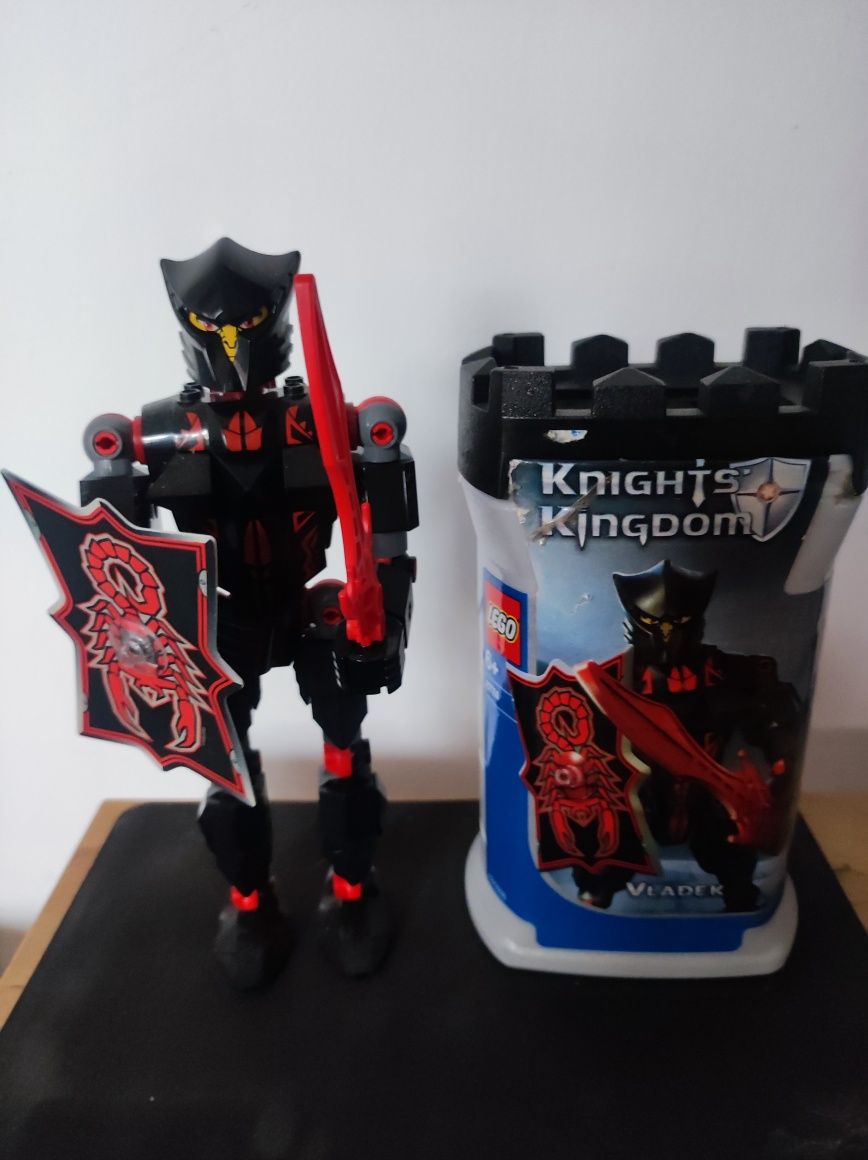 Vând figurine Lego Knights Kingdom