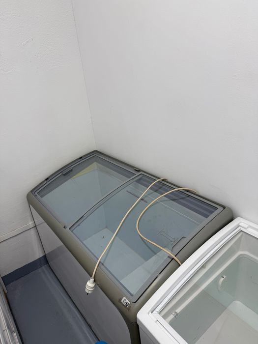 Lada frigorifica - congelator orizontal  cu usi glisante de sticla