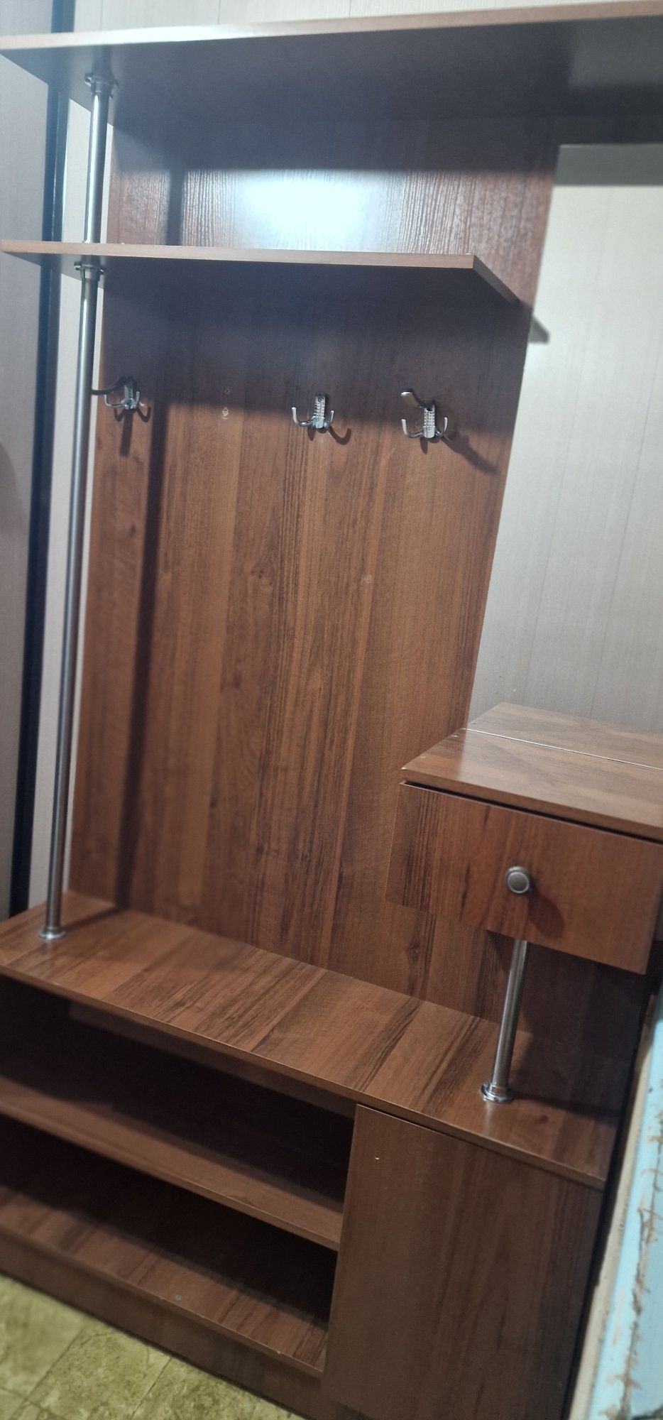 Вешалка для прихожей