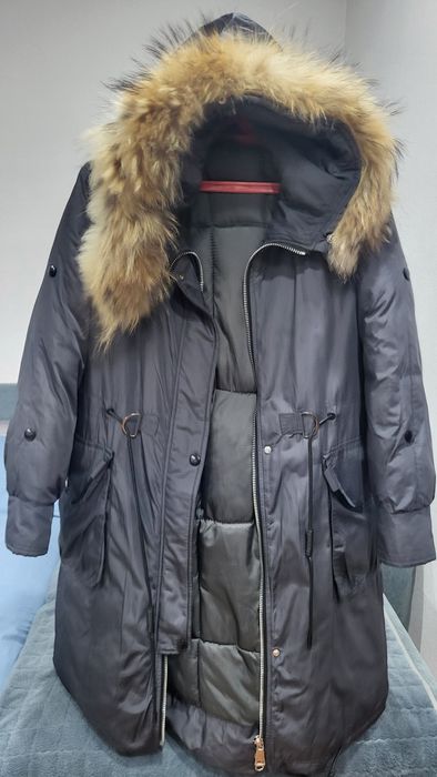 Продам б/у зимнюю куртку.