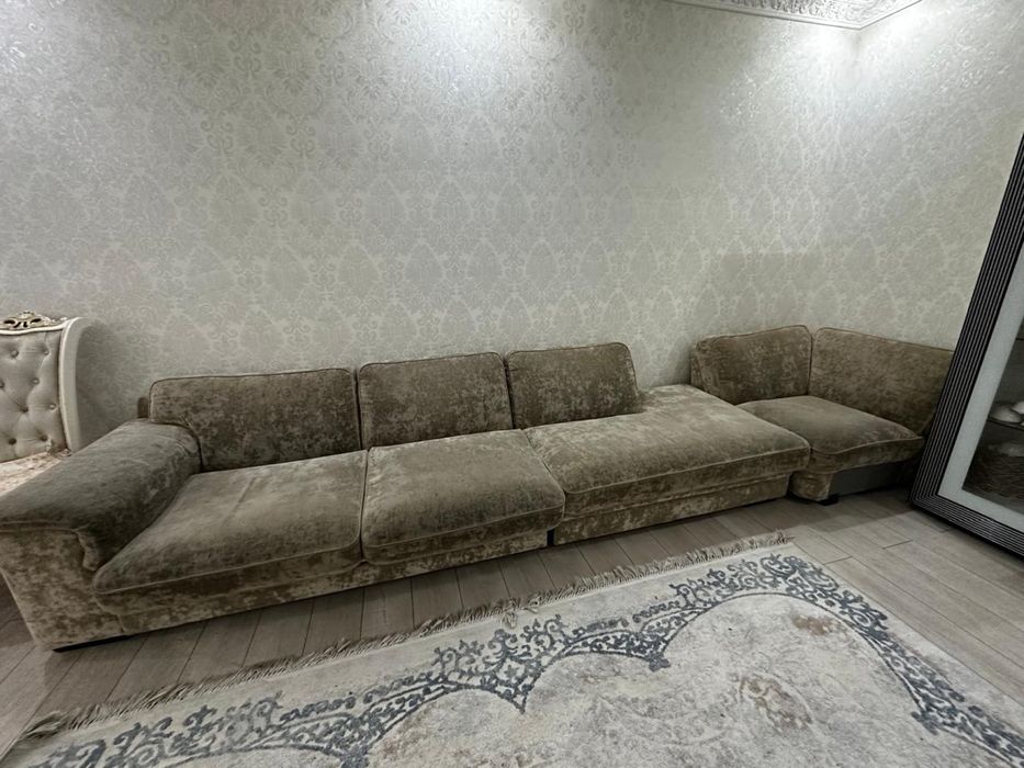 Продам диван велюровый трансформер 4м
