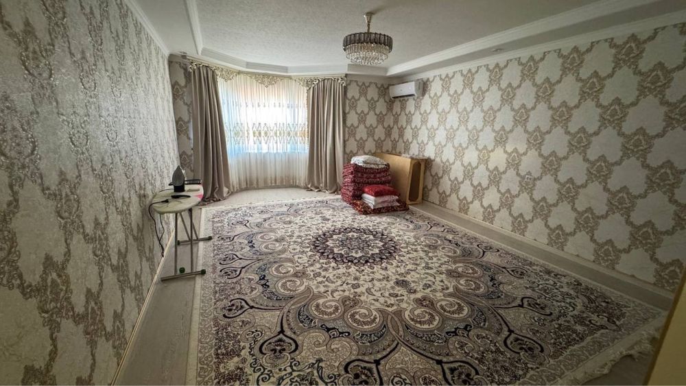 Продается квартира центр Нукус ул, 122 кв.м