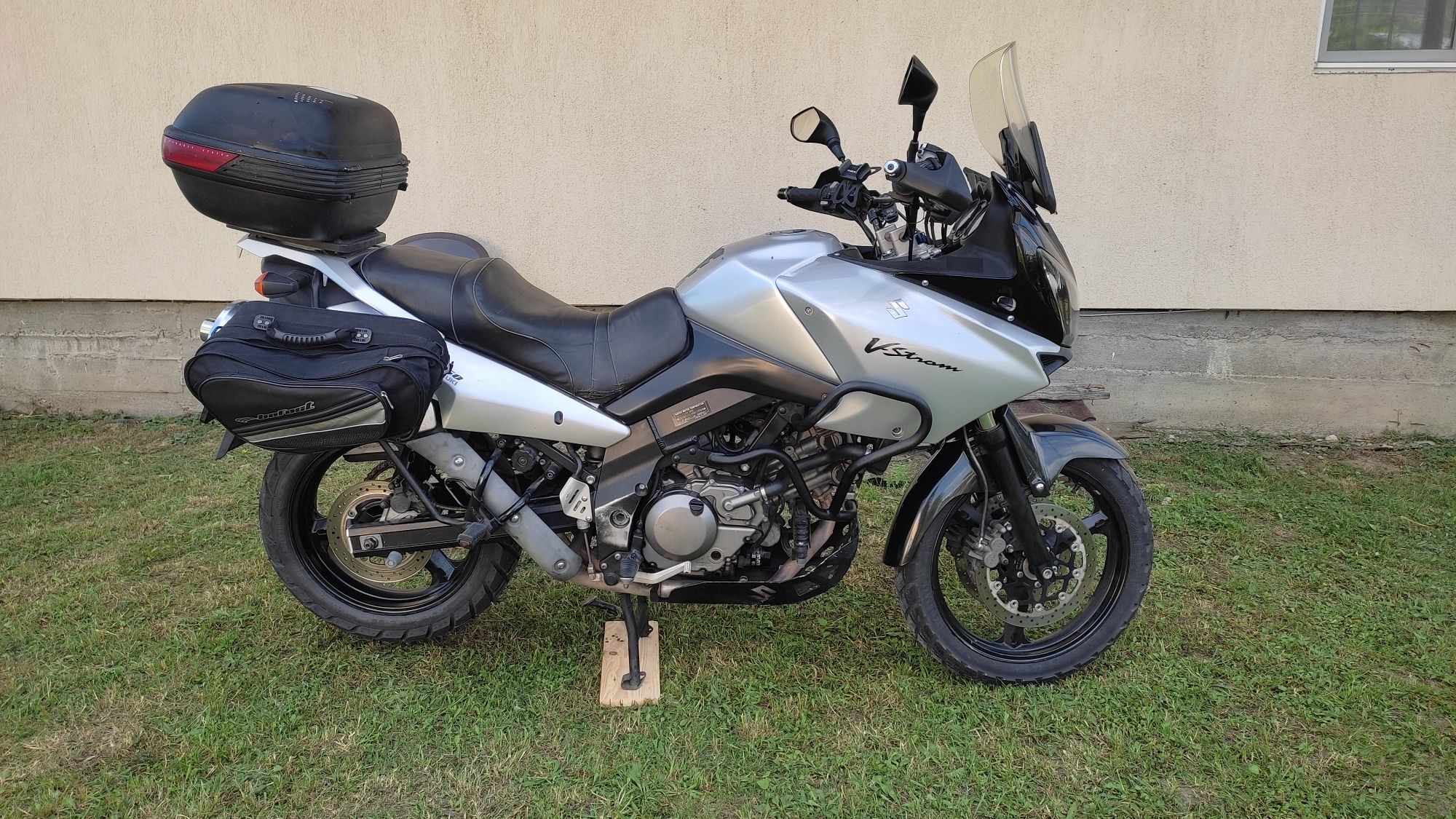 Suzuki V-Strom Dl 650 inmatriculat