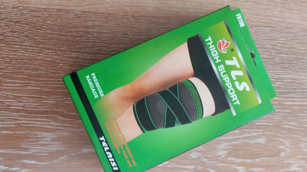 Наколенки. Твърда ограничава движението и мека  з фиксция