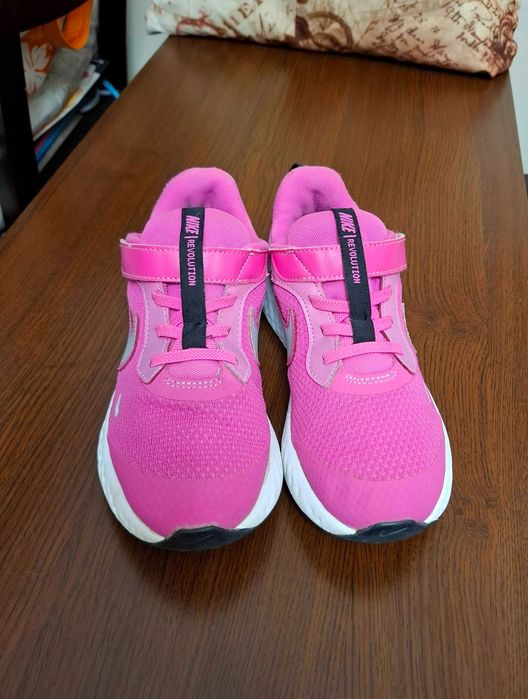 Маратонки skechers и nike