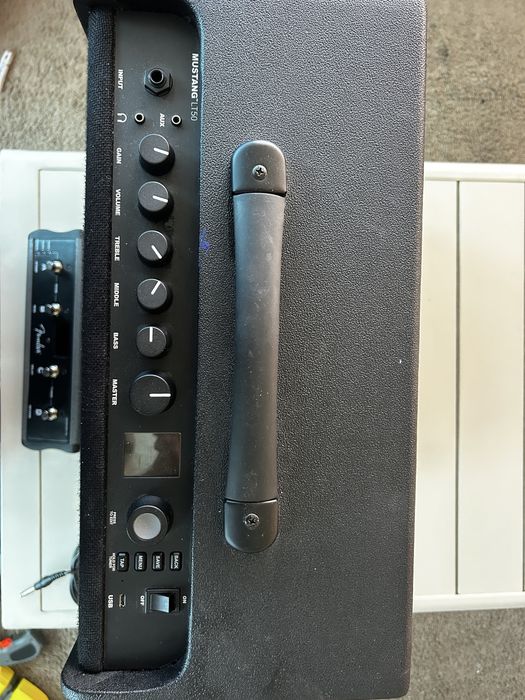 Schimb/Vand amplificator Fender