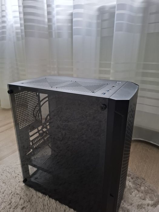 Carcasa pc mini.